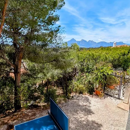 Moderna Vistas Panoramicas Villa