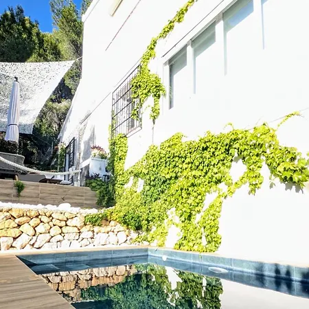 Moderna Vistas Panoramicas Villa