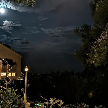 Moderna Vistas Panoramicas Villa